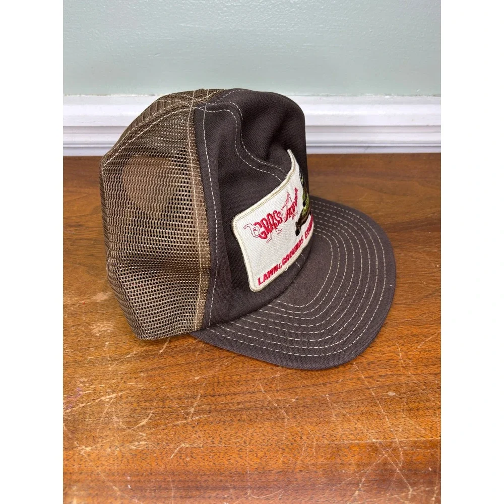 Vintage Grasshopper Lawn & Grounds Equipment Trucker Hat Brown Mesh Snapback Cap